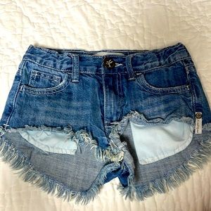 One teaspoons size 8-9